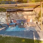 Quiet Exceptional View And Its Exterior *